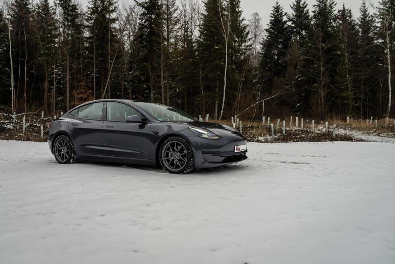 KW V3 Leveling Coilover Tesla Model 3 RWD - Image 3